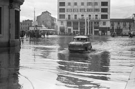 Málaga. Calle Larios. Acera de la Marina. Alameda Principal. Inundaciones. Diciembre de 1958. Málaga, España.
