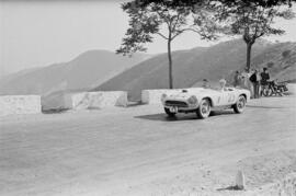1ª Vuelta Automovilística a Andalucía. 2ª Etapa, Málaga-Granada, subida Cuesta de la Reina, Montes de Málaga. Septiembre de 1954. Málaga, España