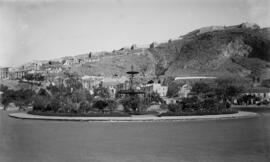 Plaza de Torrijos. Fuente de las Tres Gracias. Coracha. Castillo de Gibralfaro. Monte de Gibralfaro. Málaga (España)