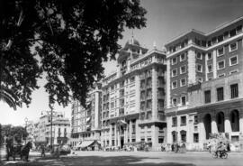 Avenida del Generalísimo Franco. Plaza de Queipo de LLano. Hacia 1959. Málaga, España. 01