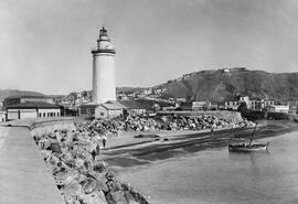 Farola. Batería de San Nicolás. Playa de la Malagueta. Astilleros. Monte de Gibralfaro. Castillo de Gibralfaro. Hacia 1913. Málaga, España.