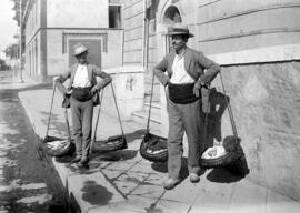 Vendedores de pescado. Cenacheros. Enrique Albarracín González, "Enrique el Guapo". Paseo de Sancha. Málaga, España. Retrato. 02