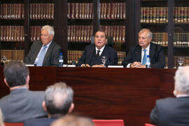 Álvaro Rodríguez Bereijo, Matías Cortés Domínguez y José María Martín Delgado. Reunión para la Declaración de Granada. Facultad de Derecho de la Universidad de Granada. Mayo de 2018