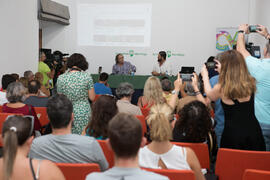 Encuentro entre Manu Sánchez y Selu García Cossío. Curso "30 años de Carnaval de Cádiz, máximo exponente del humor crítico" . Cursos de Verano de la Universidad de Málaga. Vélez-Málaga. Julio de 2019