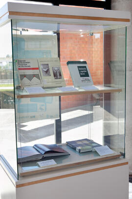 Exposición "Libros y luz para el tercer milenio". Biblioteca General. Abril 2015