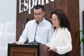 Álvaro García y Cristina Ortega. Graduación de los alumnos del CIE de la Universidad de Málaga. Centro Internacional de Español. Mayo de 2015