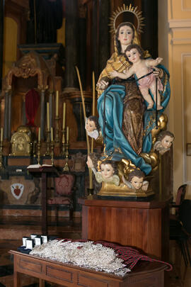 Medallas de la Cofradía de los Estudiantes. Misa de Lunes Santo. Iglesia de San Agustín. Marzo de 2018