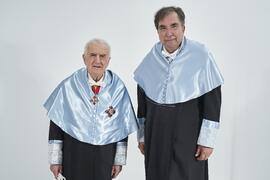 Retrato de Enrique Baena Peña y Antonio García Berrio previo a su investidura como "Doctor Honoris Causa" por la Facultad de Filosofía y Letras de la Universidad de Málaga. Edificio del Rectorado. Junio de 2024