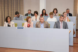 Representantes de ayuntamientos y autoridades. Presentación de los Cursos de Verano 2016. Edificio del Rectorado. Mayo de 2016