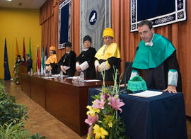 Toma de posesión de nuevos decanos, directores de centro y defensores de la Comunidad Universitaria. Paraninfo. Febrero de 2008