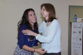 Entrega del primer premio a  Patricia García. Jornada de clausura del I Concurso de Creación de Empresas. Facultad de Ciencias Económicas y Empresariales. Málaga. Mayo de 2015