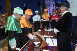 Investidura de Hermanfrid Schubart, Alejandro Portes y Luis Enrique de la Villa como Doctores "Honoris Causa" por la Universidad de Málaga. Paraninfo. Octubre de 2024