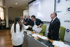Antonio Banderas entrega el premio. Acto de la Fundación Lágrimas y Favores. Entrega de los Premios de Investigación de la Cátedra de Estudios Cofrades. Rectorado. Abril de 2019