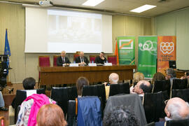 Euguenio Luque presenta la conferencia de Josep Borrell "Europa, ¿entre la integración y la desintegración?". Facultad de Ciencias Económicas y Empresariales. Febrero de 2017