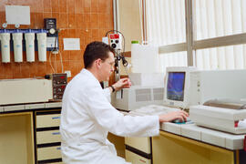 Instalaciones: Laboratorio. Mayo de 1995