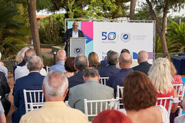 Intervención de Juan Francisco Gutiérrez. Homenaje al personal jubilado o que cumple 25 años de servicio en la Universidad de Málaga. Jardín Botánico. Junio de 2022