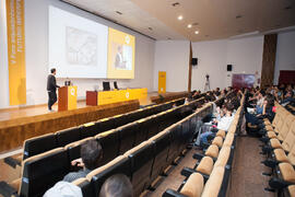 Valentín Sanz. Presentación del proyecto "La 3 del senpa". V Foro Arquia/Próxima 2016: Futuro Imperfecto. Paraninfo. Octubre de 2016