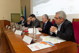 Mesa de trabajo "Palancas de crecimiento", durante la jornada del II Día de la Economía Andaluza. Facultad de Ciencias Económicas y Empresariales. Febrero de 2015