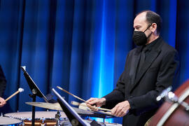 Percusionista. Concierto de Bandas Sonoras de la 31 edición de Fancine de la Universidad de Málaga. Auditorio de la Escuela Técnica de Ingeniería de Telecomunicaciones e Informática. Noviembre de 2021