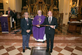 Entrega del bastón de mando de la Universidad de Málaga a la Cofradía de los Estudiantes. Misa de Lunes Santo. Iglesia de San Agustín. Abril de 2017