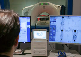 Tomografía por Emisión de Positrones (PET). Centro de Investigaciones Médico Sanitarias. Campus de Teatinos. Diciembre de 2016