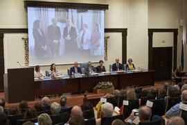 Entrega de la Medalla de Oro de la Facultad de Medicina de la Universidad de Málaga a Francisco de la Torre en la celebración de su 50 Aniversario. Facultad de Medicina. Octubre de 2022