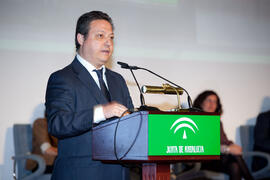 Entrega de distinciones por el Día de Andalucía. Escuela Técnica Superior de Ingeniería Informática. Febrero de 2011