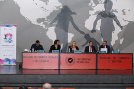 Mesa redonda. Décimo Aniversario de colaboración de la Universidad de Málaga y la Universidad Nacional de Incheon. Complejo de Estudios Sociales y Comercio. Octubre de 2019