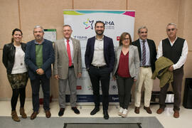 Foto de grupo momentos previos a la conferencia "Dialogando", con Pere Estupinyà. Facultad de Ciencias. Octubre de 2018