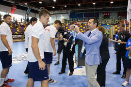 Entrega de medallas. Rumanía primera clasificada en la categoría masculina. Ceremonia de clausura del Campeonato del Mundo Universitario de Balonmano. Antequera. Julio de 2016