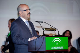 Entrega de distinciones por el Día de Andalucía. Escuela Técnica Superior de Ingeniería Informática. Febrero de 2011