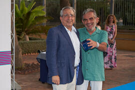 José Ángel Narváez y Juan José Villar. Homenaje al personal jubilado o que cumple 25 años de servicio en la Universidad de Málaga. Jardín Botánico. Junio de 2022