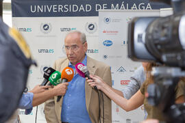 Rueda de prensa de Alfonso Guerra. Curso "Geopolítica y leyenda negra". Cursos de Verano de la Universidad de Málaga. Málaga. Julio de 2019