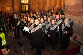 Coro en el desfile procesional de la Hermandad de los Estudiantes. Málaga. Abril de 2014
