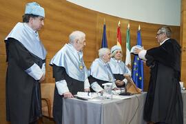 Investidura como "Doctores Honoris Causa" de Antonio García Berrio y Pilar Palomo Vázquez por la Facultad de Filosofía y Letras de la Universidad de Málaga. Edificio del Rectorado. Junio de 2024