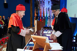 Investidura de Miquel Roca i Junyent como Doctor "Honoris Causa" por la Universidad de Málaga. Paraninfo. Diciembre de 2024