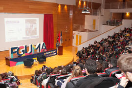 César Bona en su conferencia "Dialogando". Facultad de Derecho. Enero de 2017