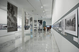 Exposición "Málaga. Una visión panorámica. Fotografías de Roisin". Sala de exposiciones del Rectorado. Enero de 2007