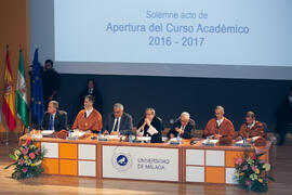 Mesa presidencial en la Apertura del Curso Académico 2016/2017 de la Universidad de Málaga. Salón de actos de la Escuela de Ingenierías Industriales. Septiembre de 2016