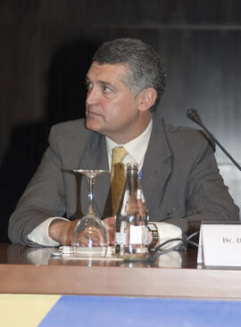 Paulino Padial. Conferencia Inaugural de Manuel Castillo. 2º Congreso Internacional de Actividad Físico-Deportiva para Mayores de la Universidad de Málaga. Palacio de Ferias y Congresos de Málaga. Marzo de 2007