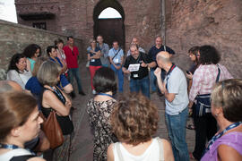 Visita nocturna tematizada a la Alcazaba. Olimpiada Española de Economía, Fase Nacional. Alcazaba de Málaga. Junio de 2015