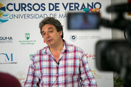 Francisco Lorenzo en photocall. Curso "El aceite de oliva, salud, cultura y riqueza de los pueblos mediterráneos". Cursos de Verano de la Universidad de Málaga. Vélez Málaga. Julio de 2018