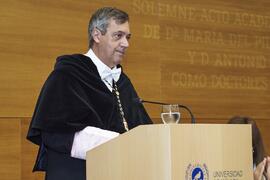 Teodomiro López Navarrete. Investidura como "Doctores Honoris Causa" de Antonio García Berrio y Pilar Palomo Vázquez por la Facultad de Filosofía y Letras de la Universidad de Málaga. Edificio del Rectorado. Junio de 2024