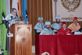 Investidura como Doctores "Honoris Causa" de D. Manuel Albar y D.ª Marjorice Grice-Hutchinson por la Universidad de Málaga. Teatro María Cristina. Enero de 1992