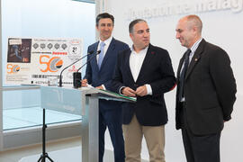 Miguel Ángel Conejo, Elías Bendodo y Eugenio José Luque en la presentación del décimo de lotería conmemorativo del 50 Aniversario de la Facultad de Económicas. Diputación Provincial de Málaga.Facultad de Ciencias Económicas y Empresariales. Abril de 2016