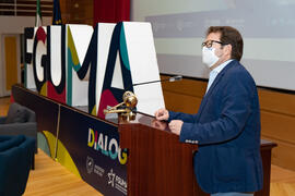 Juan José Hinojosa presenta "Dialogando" con Towanda Rebels. Facultad de Derecho. Octubre de 2020