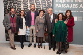 Foto de grupo tras la inauguración de la exposición "Paisajes Andaluces", de Eugenio Chicano. Museo del Patrimonio Municipal. Diciembre de 2016