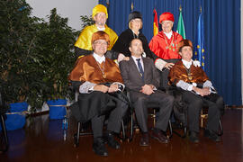 Foto de grupo tras el Acto Conmemorativo de los 40 años de la Universidad de Málaga. Escuela Técnica Superior de Ingeniería Informática. Diciembre de 2012