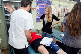 Prácticas de Fisioterapia. Escuela Universitaria de Ciencias de la Salud de la Universidad de Málaga. Paseo de Martiricos. Abril de 2013