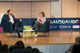 Pere Estupinyà y Esther Luque. Conferencia "Dialogando", con Pere Estupinyà. Facultad de Ciencias. Octubre de 2018